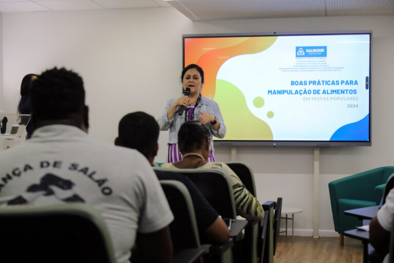 Trabalhadores de festas populares participam de curso de manipulação de alimentos