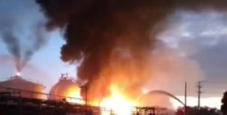 Explosão causa incêndio de grande proporção no Polo Industrial de Camaçari