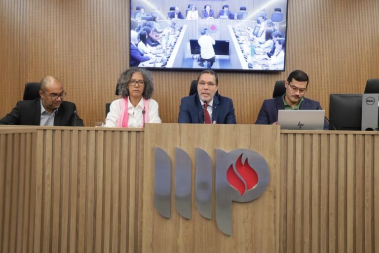 Representantes do MPBA participam de oficina sobre o projeto Terra Protegida.