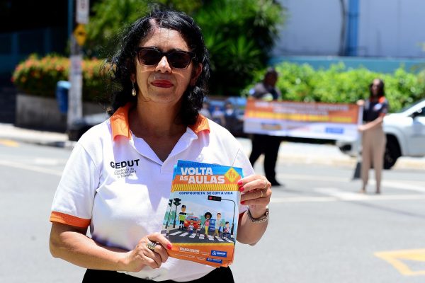 04_02_2025_Transalvador-campanha-volta-as-aulas-_Foto_Jefferson-Peixoto_Secom_Pms-11