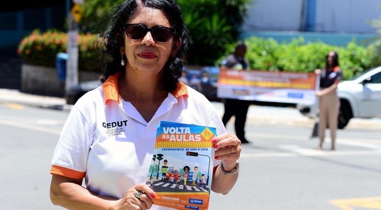 04_02_2025_Transalvador-campanha-volta-as-aulas-_Foto_Jefferson-Peixoto_Secom_Pms-11