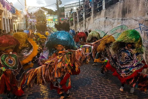 Olinda - Cortejo de abertura do carnaval de Olinda percorre ladeiras da Cidade Alta (Sumaia Villela/Agência Brasil )