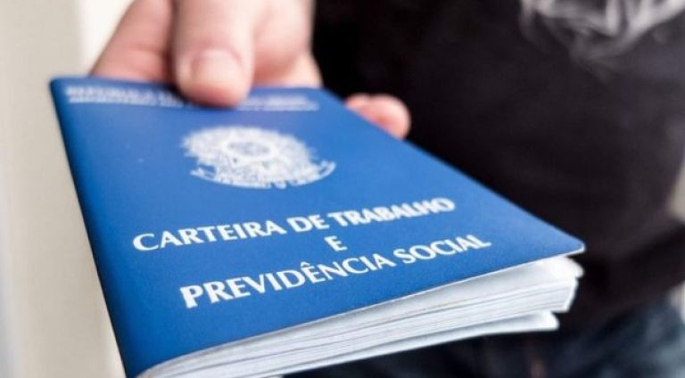 108319221_agencia-brasil_carteiradetrabalho