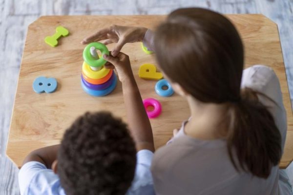 1_kid_doing_occupational_therapy_session-39416209
