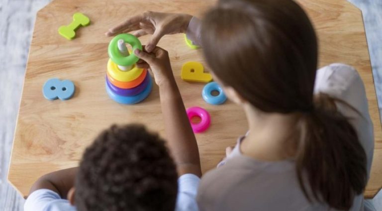1_kid_doing_occupational_therapy_session-39416209
