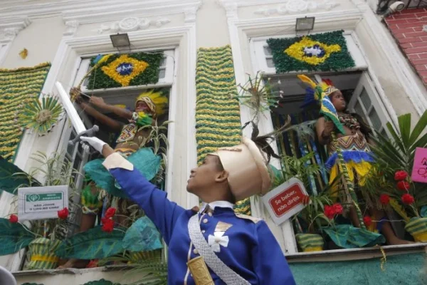 2-de-julho_desfile-696x464