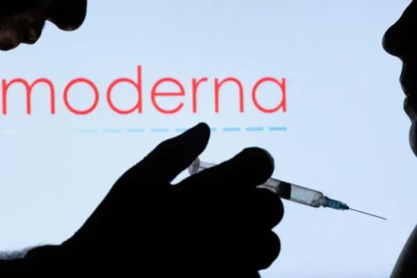 2026-08-19T154146Z_1_LYNXMPEM7I0ZZ_RTROPTP_4_MERCK-MODERNA-CANCER-VACCINE