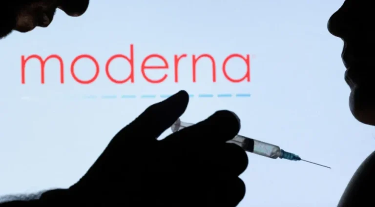 2026-08-19T154146Z_1_LYNXMPEM7I0ZZ_RTROPTP_4_MERCK-MODERNA-CANCER-VACCINE