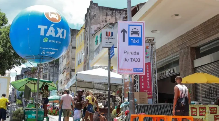 28_02_2019_Transporte-Taxi-no-carnaval_Fot-Bruno-Concha_Secom_Pms-2-1.jpg