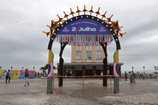 29-06-2023-Decoracao-Das-Ruas-Para-O-Desfile-Do-Dois-De-Julho-Fotos-Otavio-Santos-SECOM-PMS-13-1024x667 (1)