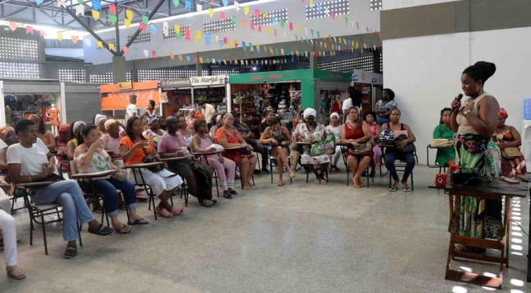 29-11-2023-Qualificacao-Empreendedora-Para-Sa-Baiana-De-Acaraje-Licenciadas-Pela-Semop-Fotos-Otavio-Santos-SECOM-PMS-15-1024x559