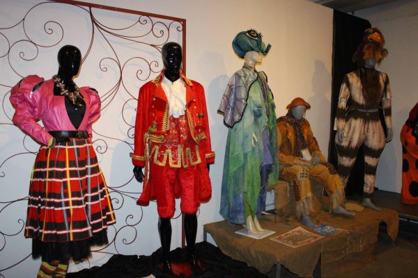 30_05_2023_Exposicao_Traje_de_Cena_Foto_Secom_PMS-4-1536x1024