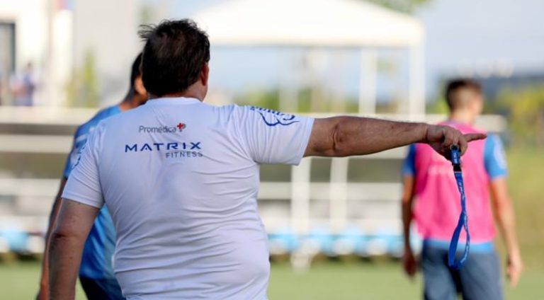 750_ecbahia-guto-ferreira-gremio-brasileirao-serie-a-futebol_20211124181354789
