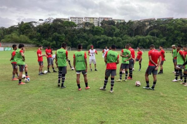 750_ecvitoria-copa-do-nordeste-treino-botafogo_20211025134837446