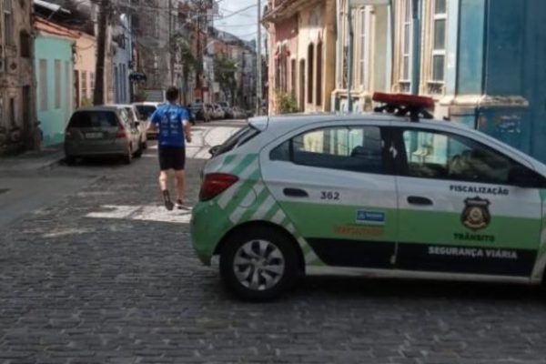 750_transito-rua-direita-do-santo-antonio-centro-historico-de-salvador-risco-desabamentos-imoveis_20218101579525