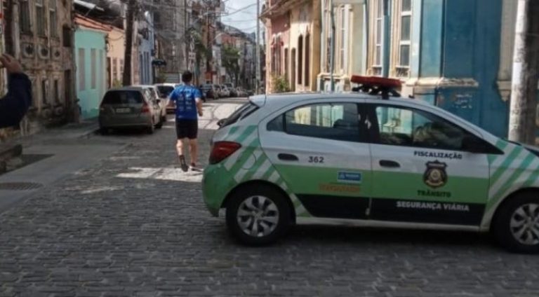 750_transito-rua-direita-do-santo-antonio-centro-historico-de-salvador-risco-desabamentos-imoveis_20218101579525