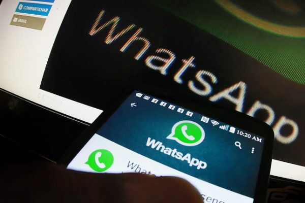 São Paulo- SP- Brasil- 17/12/2015- Por decisão judicial, as operadoras de telefonia móvel foram obrigadas a bloquear pelo período de 48 horas, em todo o Brasil, o aplicativo de troca de mensagens Whatsapp. A medida foi determinada pela 1ª Vara Criminal de São Bernardo do Campo (SP), na tarde de ontem (16/12) e está sendo cumprida desde a 00:00 desta quinta-feira (17/12).

Foto: Allan White/ Fotos Públicas