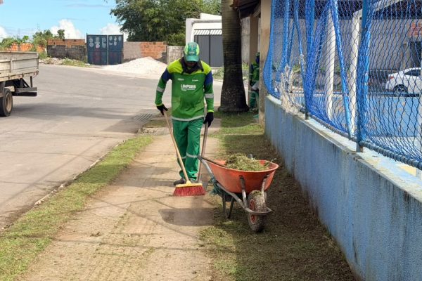 Acao-limpeza-Sao-Tome-de-Paripe_Ascom-Limpurb-2