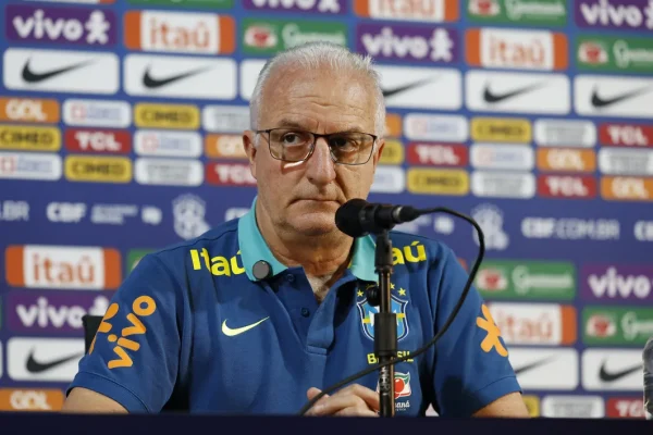 Apos-goleada-Dorival-mantem-pes-no-chao-Nao-me-ilu0129152800202410160857-ScaleDownProportional