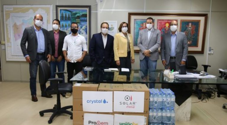 Bahia-recebe-doacao-de-60-capacetes-respiratorios-nao-invasivos-e-6-mil-litros-de-agua-mineral-9-555x369