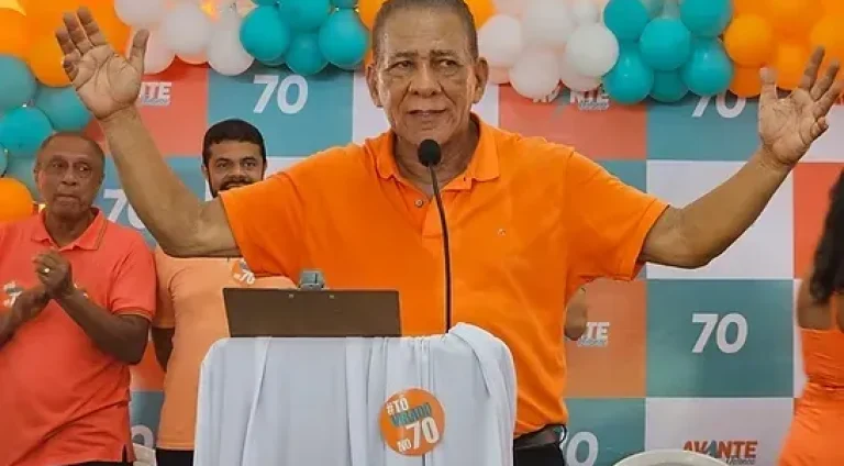 Candidato-a-prefeitura-na-Bahia-chama-criancas-aut0128772100202409191100-ScaleDownProportional