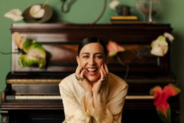 Roberta de Sá comemora 20 anos de carreira com show em Salvador — Foto Flora Negri