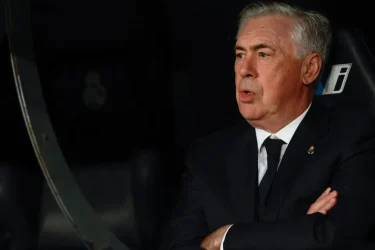 Carlo-Ancelotti-no-banco-do-Real-Madrid-em-sua-penultima-partida-no-Santiago-Bernabeu-scaled-aspect-ratio-512-320-3
