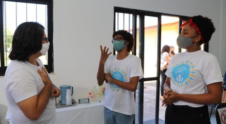 Certificacao-Libras-696x464