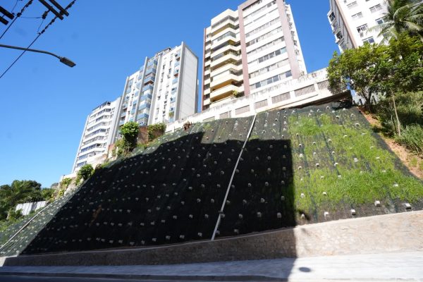Contencao-de-encosta-Ladeira-da-Cruz-da-Redencao-Fotos-Betto-Jr-Secom-PMS-2