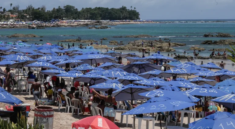 Deputado-propoe-acabar-com-feriados-no-Brasil0129706300202411261659-ScaleDownProportional