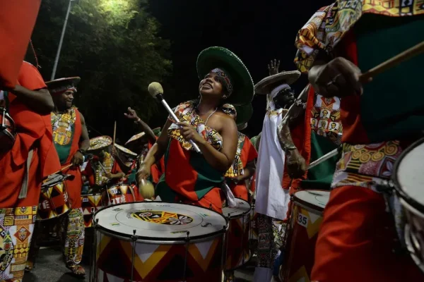 Desfile-de-Blocos-Afro-acontece-no-Centro-Historic0030944600202311221049-6