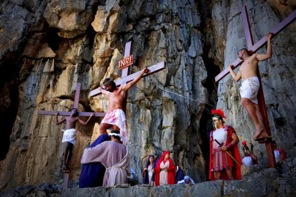 Devocao-catolica-impulsiona-o-turismo-religioso-na0126075800202402282144-ScaleDownProportional