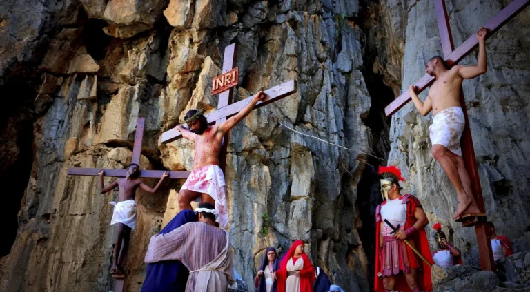 Devocao-catolica-impulsiona-o-turismo-religioso-na0126075800202402282144-ScaleDownProportional