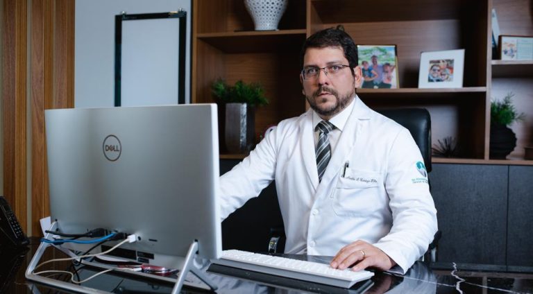 Dr Nivaldo Cardozo Coordenador da Ortopedia do HMDS e do HMD Emec 2