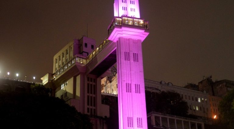 Elevador-Lacerda-Outubro-Rosa_Foto_Jefferson-Peixoto_Secom_Pms-17