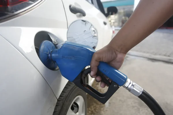 Gasolina-sofre-reducao-na-Bahia-em-junho-saiba-det0127364500202406070740-ScaleDownProportional