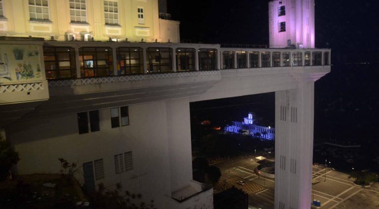 Iluminacao-Farol-Da-Barra-e-Elevador-Lacerda-10-08-2021-Foto-Otavio-Santos-SECOM-PMS-13
