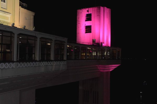 Iluminao-Elevador--Lacerda--Outubro-Rosa-Foto-Otavio-Santos-01-10-2021-SECOM-PMS-4