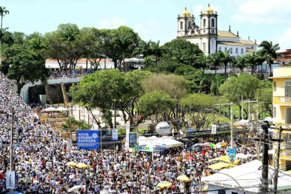 Lavagem-do-Bonfim_foto-Valter-Pontes_SECOM2-1-1024x614.jpg
