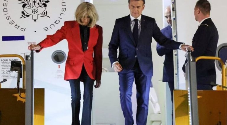 Macron-e-a-esposa-brigitte-1182x800