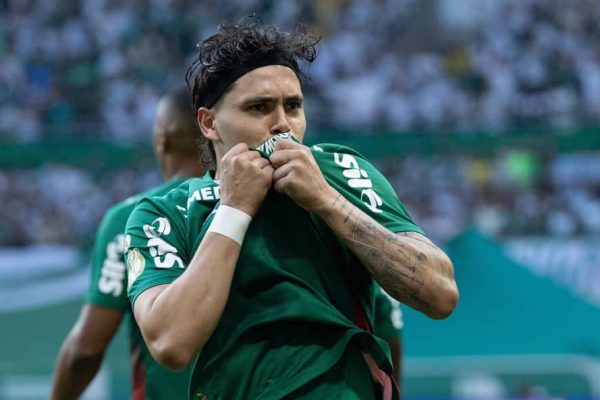 Mauricio-comemora-gol-pelo-Palmeiras-contra-o-Fortaleza-scaled-aspect-ratio-512-320