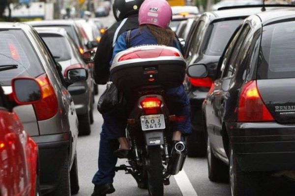 Motos