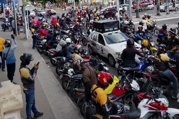 Mototaxistas-fazem-protesto-em-frente-a-Prefeitura0128434600202408270741-ScaleDownProportional