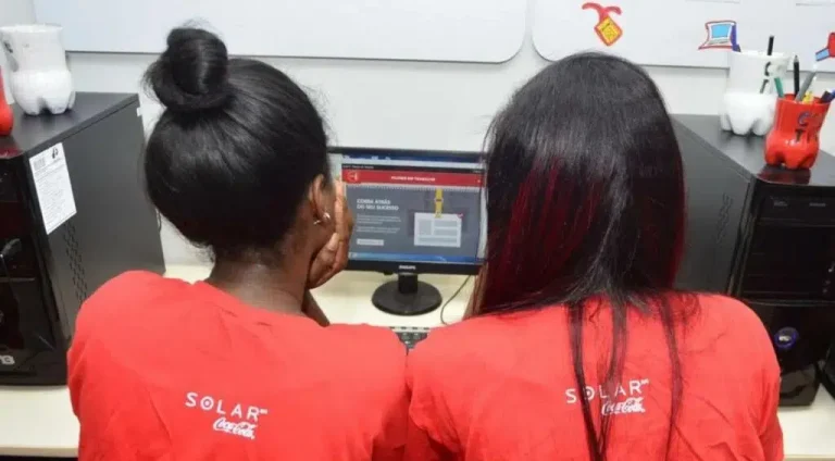 Noes-de-Negocios-Jovens_Coca-Cola_Foto_Jefferson-Peixoto_Secom_Pms-411-1024x614.jpg