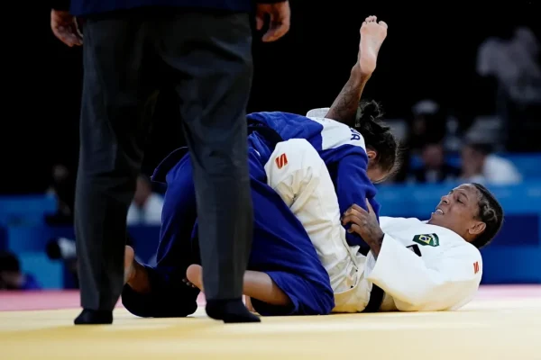 Ouro-no-Rio-2016-Rafaela-Silva-avanca-as-semis-do-0128034700202407290829-ScaleDownProportional