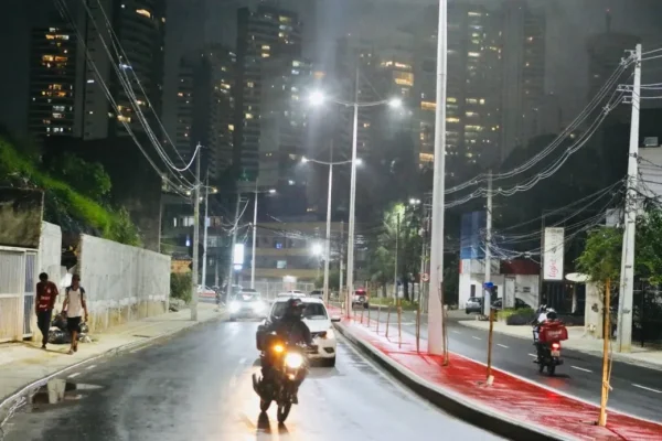 Prefeitura-de-Salvador-moderniza-iluminacao-de-rua0127933400202407220637-ScaleDownProportional (1)