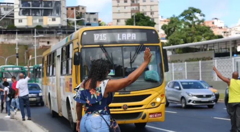 Quatro-bairros-de-Salvador-seguem-sem-onibus-nesta0129168300202410170722-ScaleDownProportional