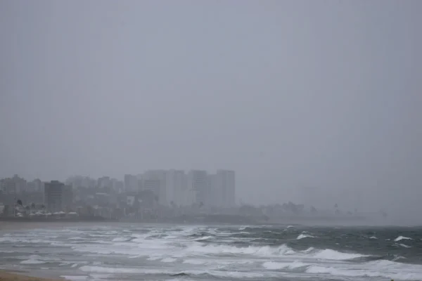 Região da Pituba com chuva vista de Amaralina - Foto: Olga Leiria | Ag. A TARDE