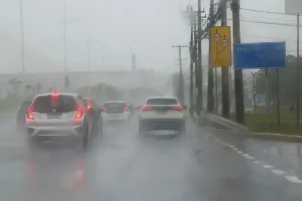 Salvador-amanhece-com-chuva-moderada-e-populacao-s0127123100202405200948-ScaleDownProportional