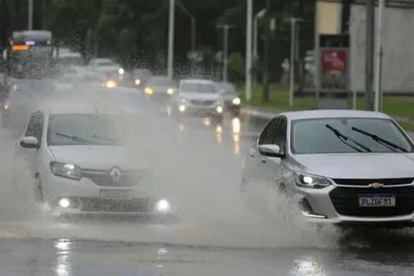 Salvador-registra-manha-de-chuva-e-transito-intens0125525300202404220715-ScaleOutside-1